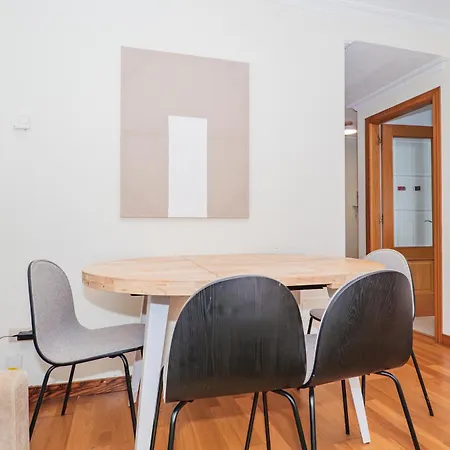 Ybh Lopez De Neira 42, 3 * ויגו