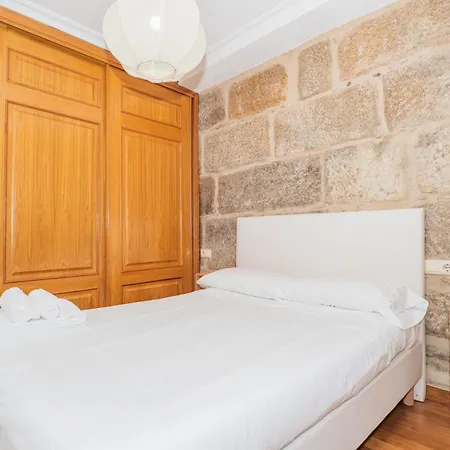 Ybh Lopez De Neira 42, 3 * ויגו